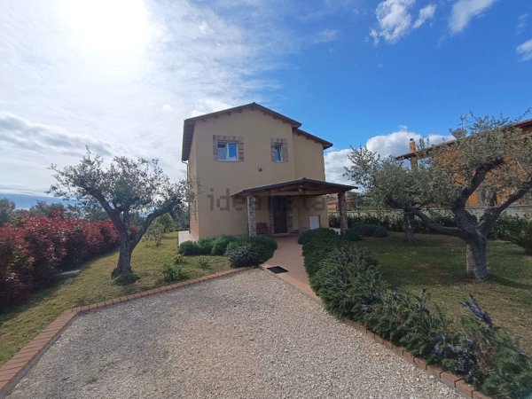 casa indipendente in vendita a Rocca San Giovanni