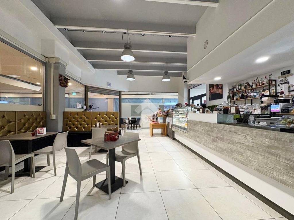 negozio in vendita a Rocca San Giovanni in zona Santa Calcagna