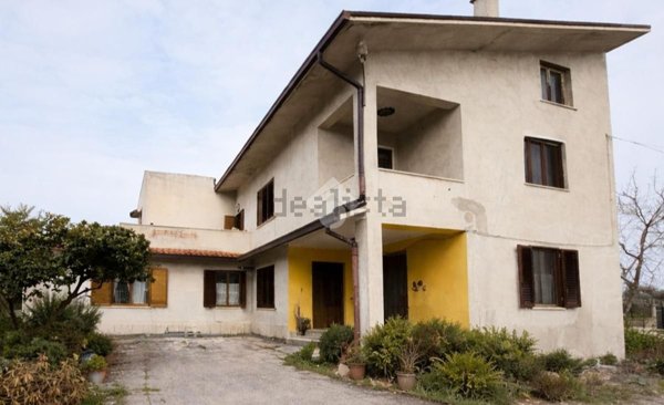 casa indipendente in vendita a Rocca San Giovanni