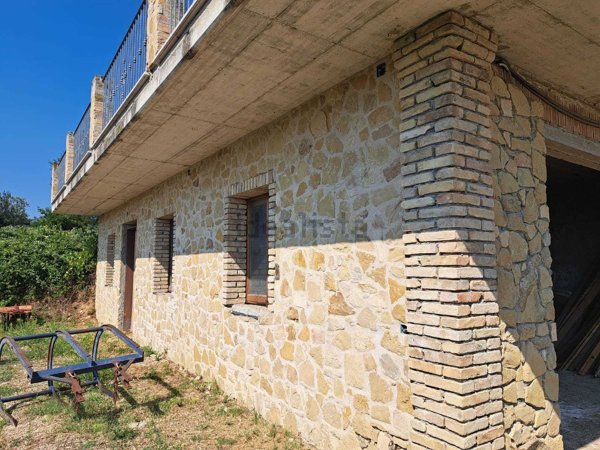 casa indipendente in vendita a Rocca San Giovanni in zona Acquarelli