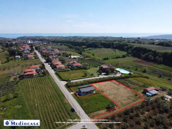 casa indipendente in vendita a Rocca San Giovanni in zona Perazza