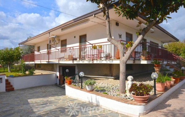 casa indipendente in vendita a Rocca San Giovanni in zona Perazza