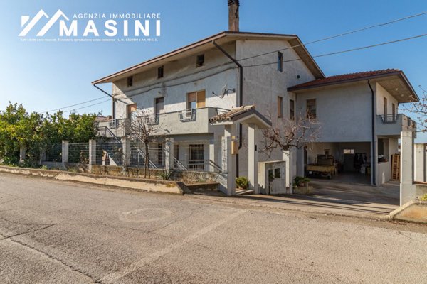 casa indipendente in vendita a Rocca San Giovanni in zona Perazza