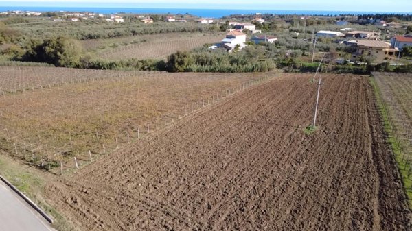 terreno agricolo in vendita a Rocca San Giovanni in zona Perazza