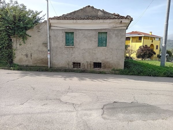 casa indipendente in vendita a Roccascalegna