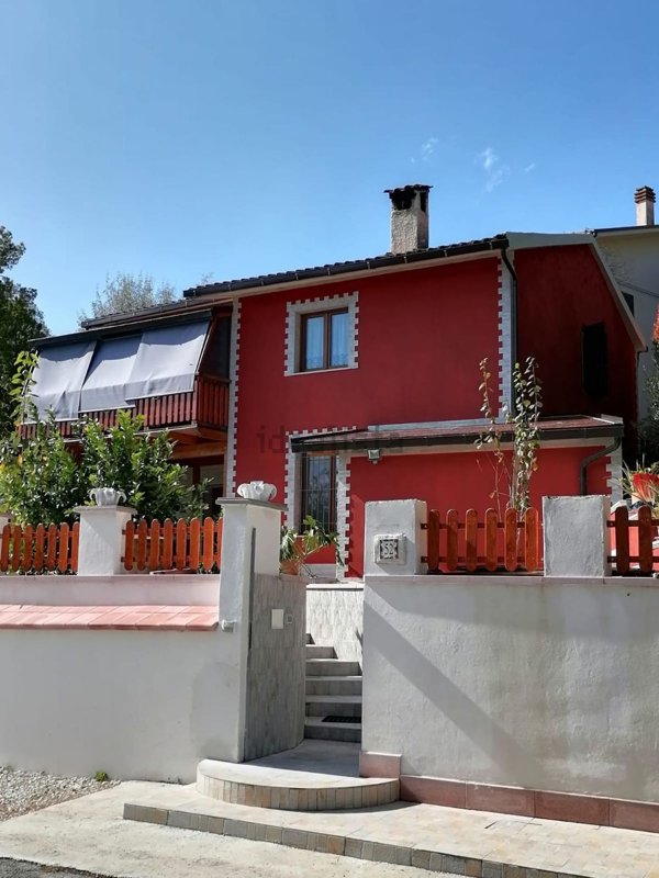 casa indipendente in vendita a Roccascalegna