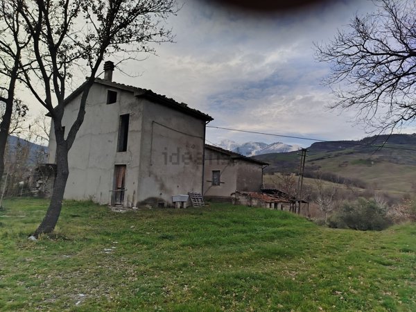 casale in vendita a Roccascalegna