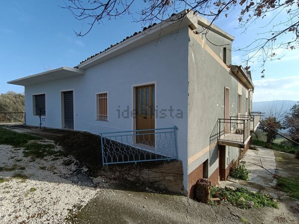 casa indipendente in vendita a Roccascalegna in zona Aia di Rocco