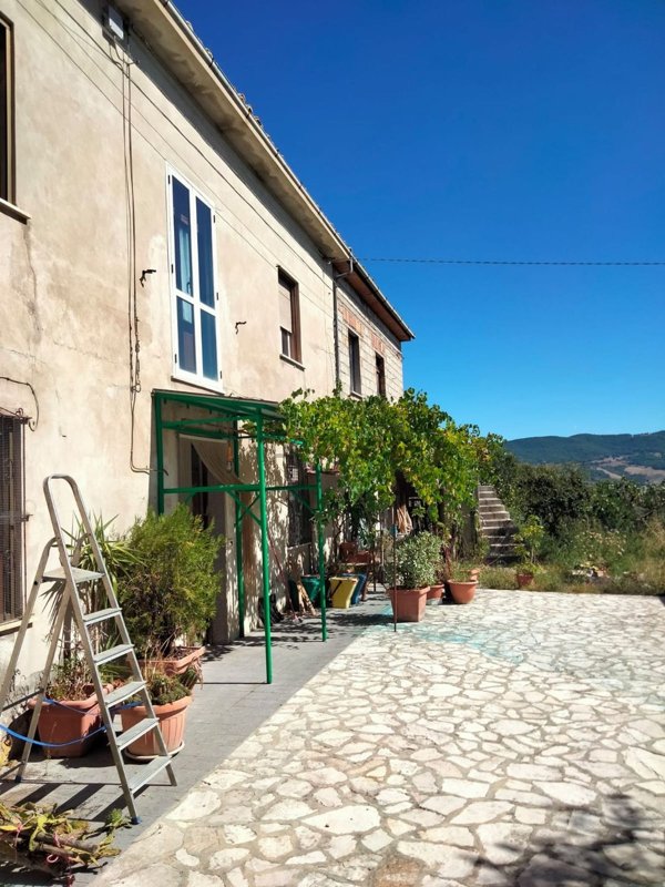 casa indipendente in vendita a Roccaspinalveti in zona Bisceglie