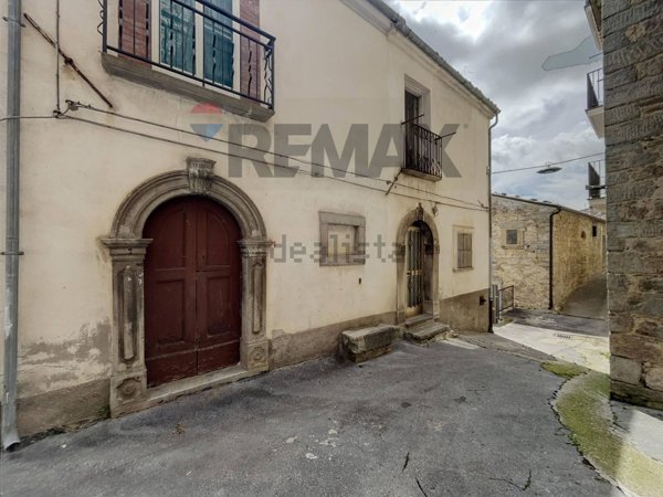 casa indipendente in vendita a Roccaspinalveti in zona Fonte Santa Maria