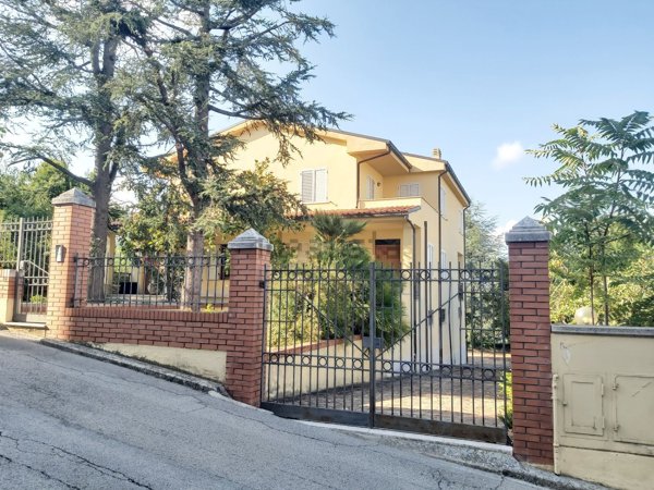 casa indipendente in vendita a San Buono