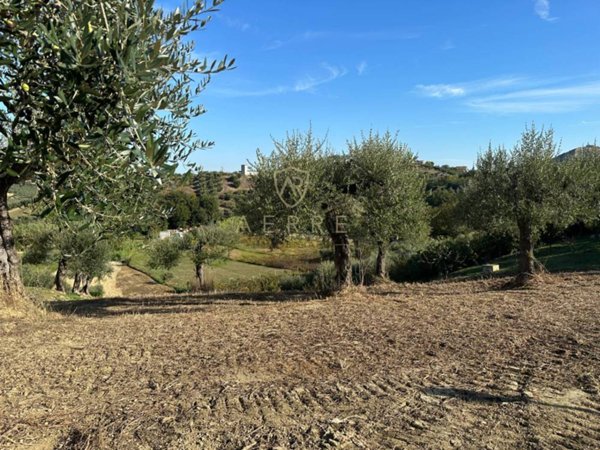 terreno edificabile in vendita a San Giovanni Teatino in zona Dragonara