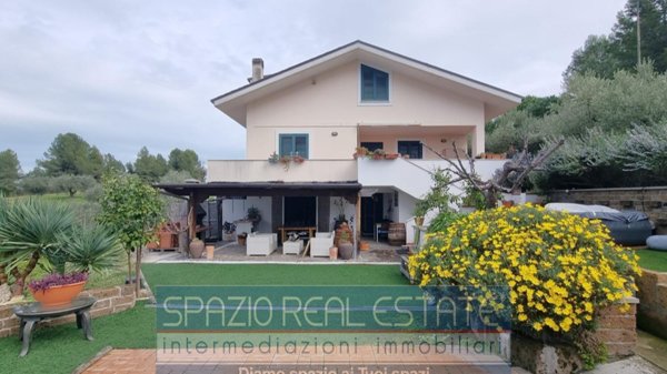 casa indipendente in vendita a Bellagio in zona San Giovanni