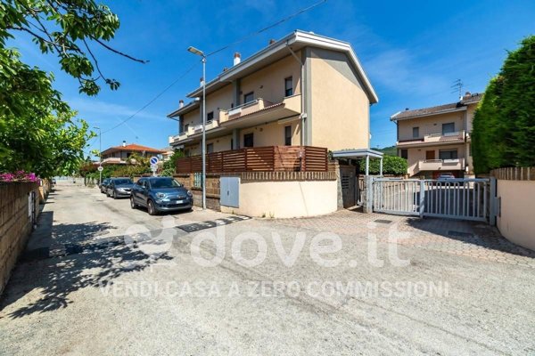 casa indipendente in vendita a San Giovanni Teatino in zona Sambuceto