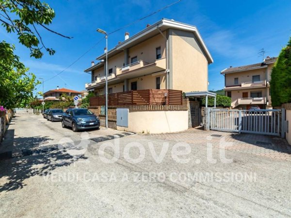 casa indipendente in vendita a San Giovanni Teatino in zona Sambuceto