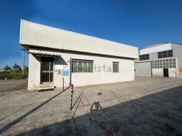 capannone in vendita a San Giovanni Teatino in zona Sambuceto