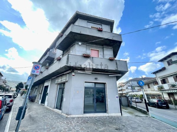 negozio in vendita a San Giovanni Teatino in zona Sambuceto