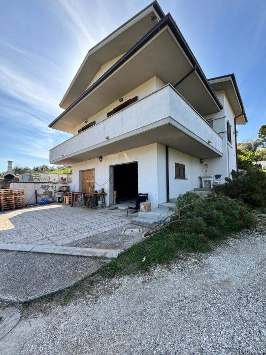 casa indipendente in vendita a San Giovanni Teatino