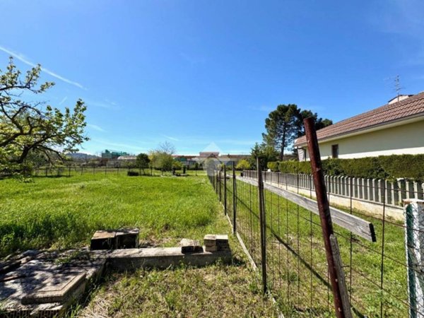 terreno agricolo in vendita a San Giovanni Teatino in zona Sambuceto