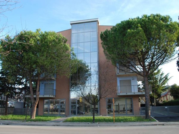negozio in vendita a San Giovanni Teatino in zona Sambuceto