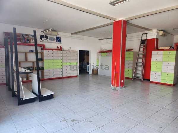locale commerciale in vendita a San Giovanni Teatino in zona Sambuceto