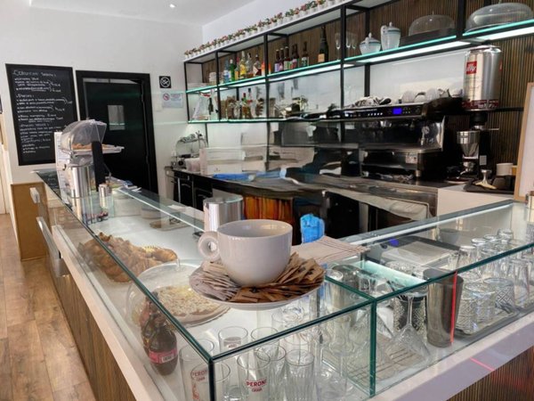 negozio in vendita a San Giovanni Teatino in zona Sambuceto