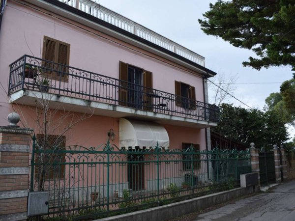 casa indipendente in vendita a San Giovanni Teatino