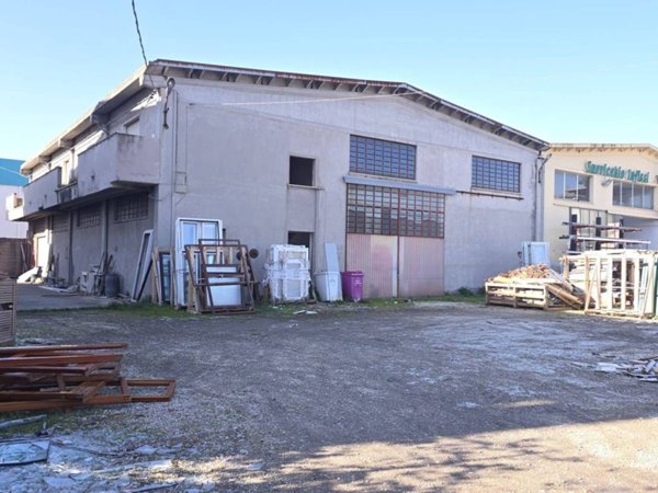 locale commerciale in vendita a San Giovanni Teatino