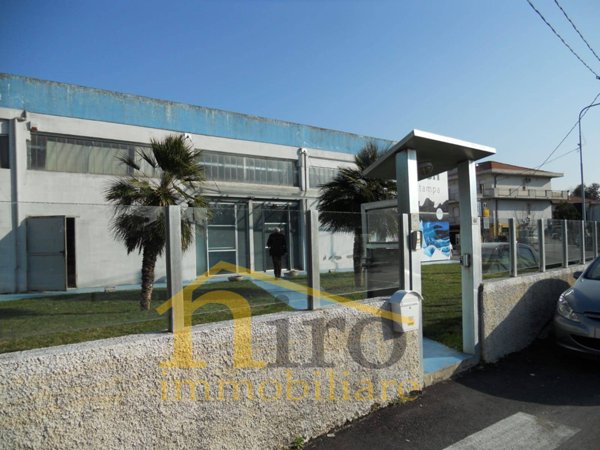 capannone in vendita a San Giovanni Teatino in zona Sambuceto