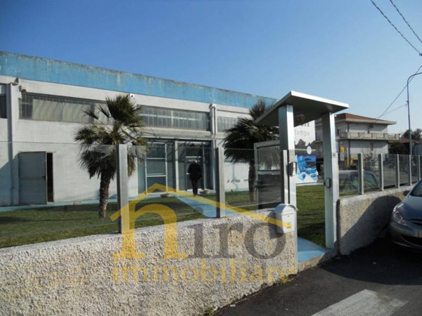 capannone in vendita a San Giovanni Teatino in zona Sambuceto