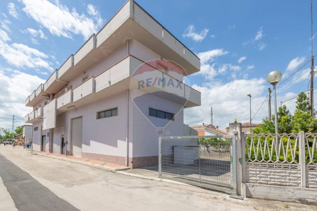 appartamento in vendita a San Giovanni Teatino in zona Sambuceto