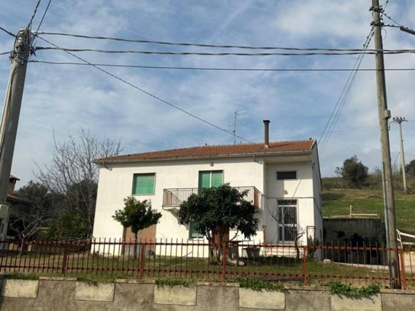 casa indipendente in vendita a San Giovanni Teatino in zona Sambuceto