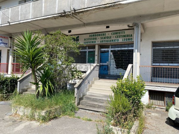 locale commerciale in vendita a San Giovanni Teatino