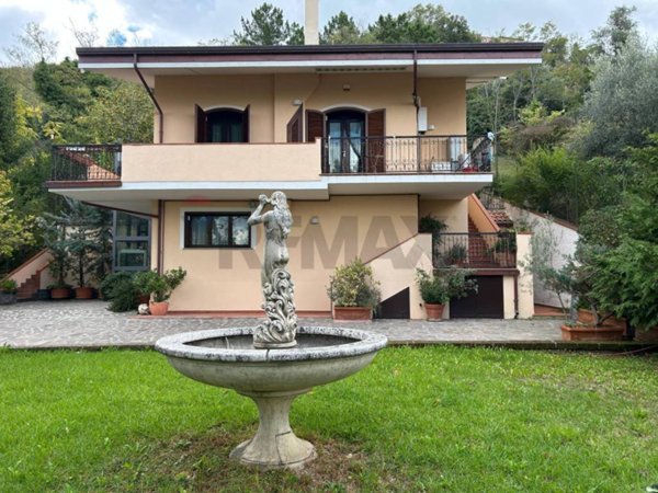 casa indipendente in vendita a San Giovanni Teatino