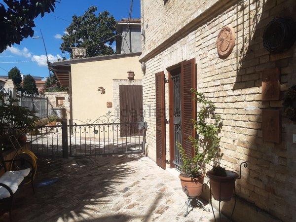 appartamento in vendita a San Giovanni Teatino in zona Sambuceto