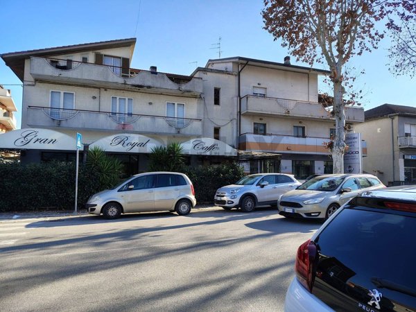 locale commerciale in vendita a San Giovanni Teatino