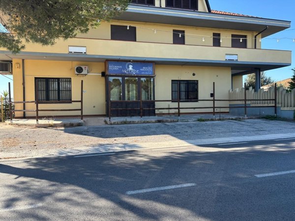 locale commerciale in vendita a San Giovanni Teatino