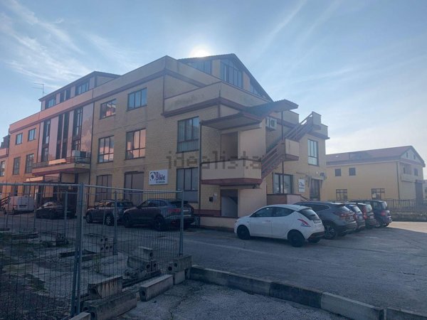 capannone in vendita a San Giovanni Teatino in zona Sambuceto