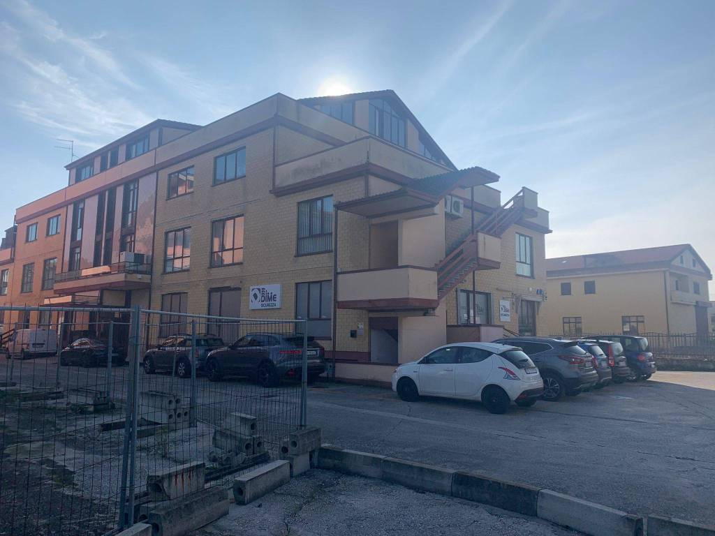capannone in vendita a San Giovanni Teatino in zona Sambuceto