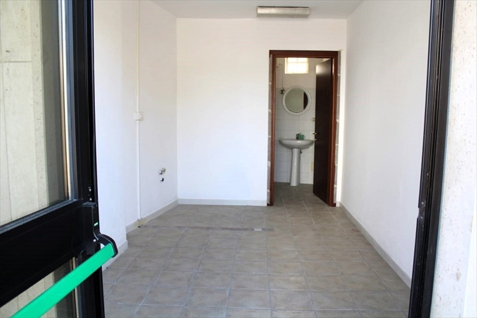 locale commerciale in vendita a San Giovanni Teatino