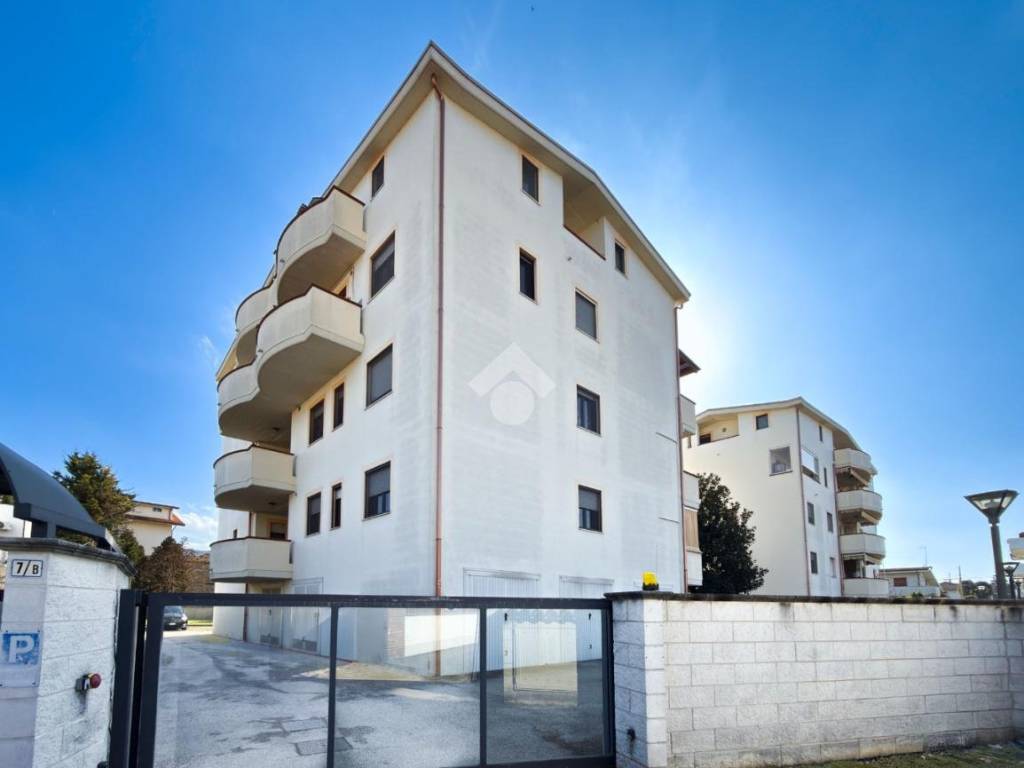 appartamento in vendita a San Giovanni Teatino in zona Sambuceto