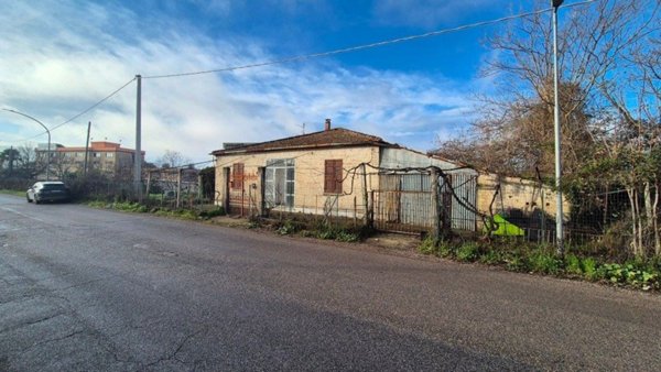 casa indipendente in vendita a San Giovanni Teatino in zona Sambuceto