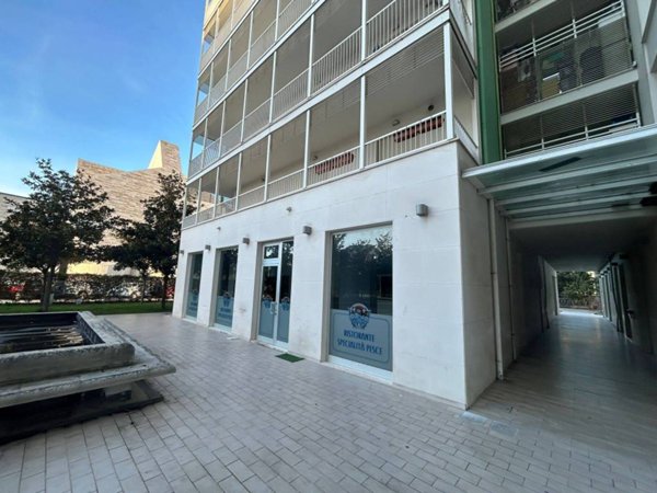 negozio in vendita a San Giovanni Teatino in zona Sambuceto