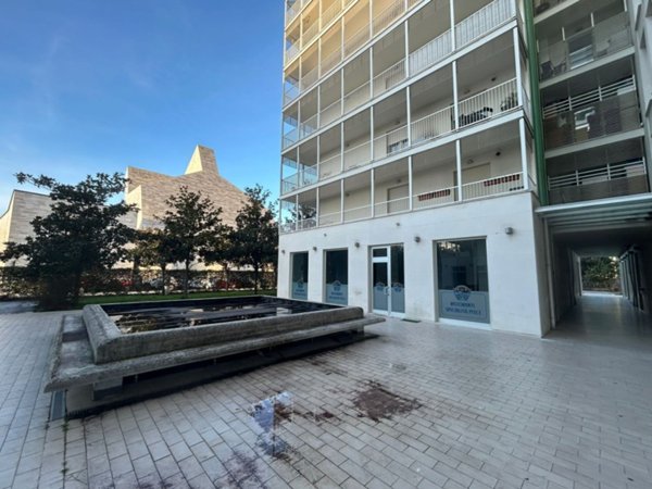 locale commerciale in vendita a San Giovanni Teatino in zona Sambuceto