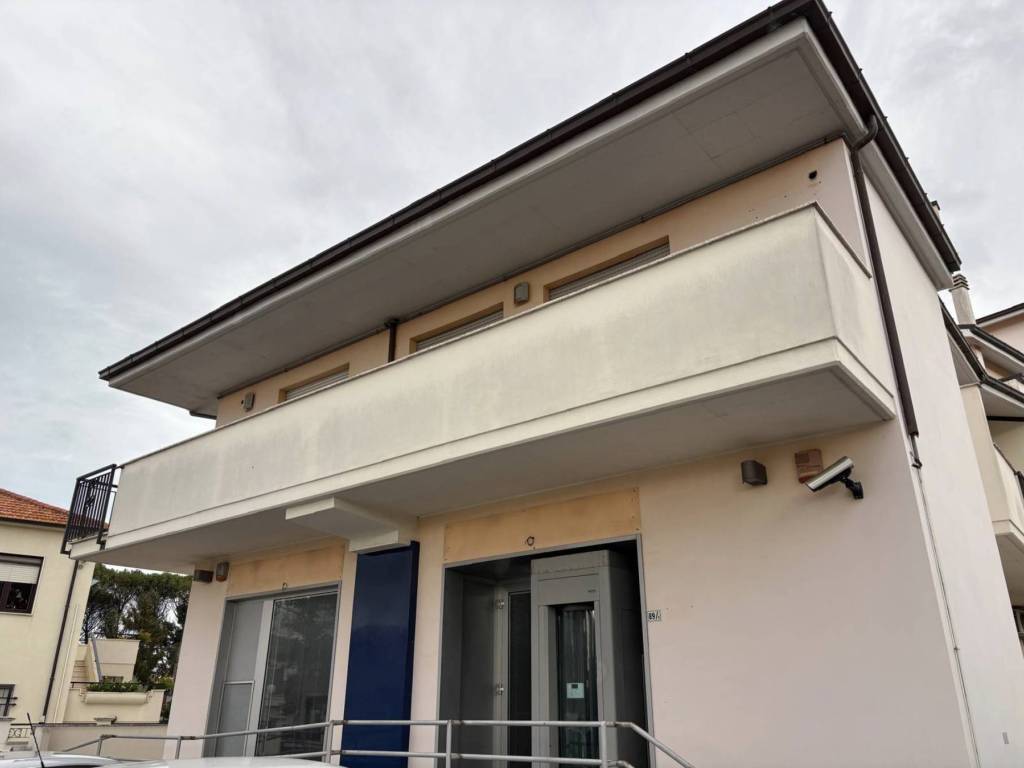 negozio in vendita a San Giovanni Teatino in zona Sambuceto