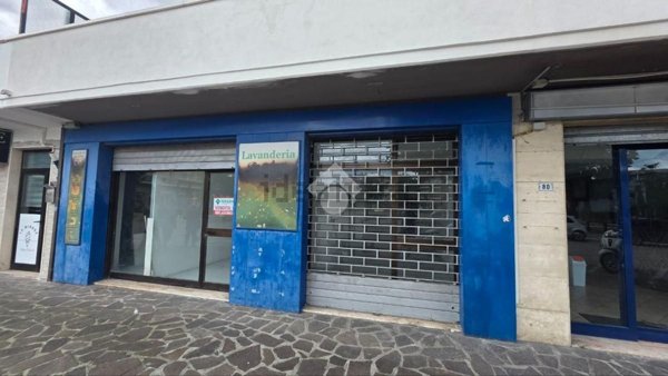 negozio in vendita a San Giovanni Teatino in zona Sambuceto