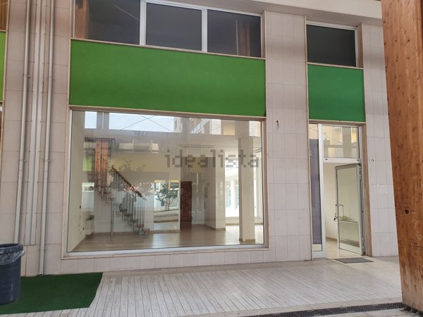 locale commerciale in vendita a San Giovanni Teatino