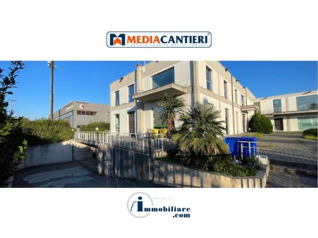 negozio in vendita a San Giovanni Teatino