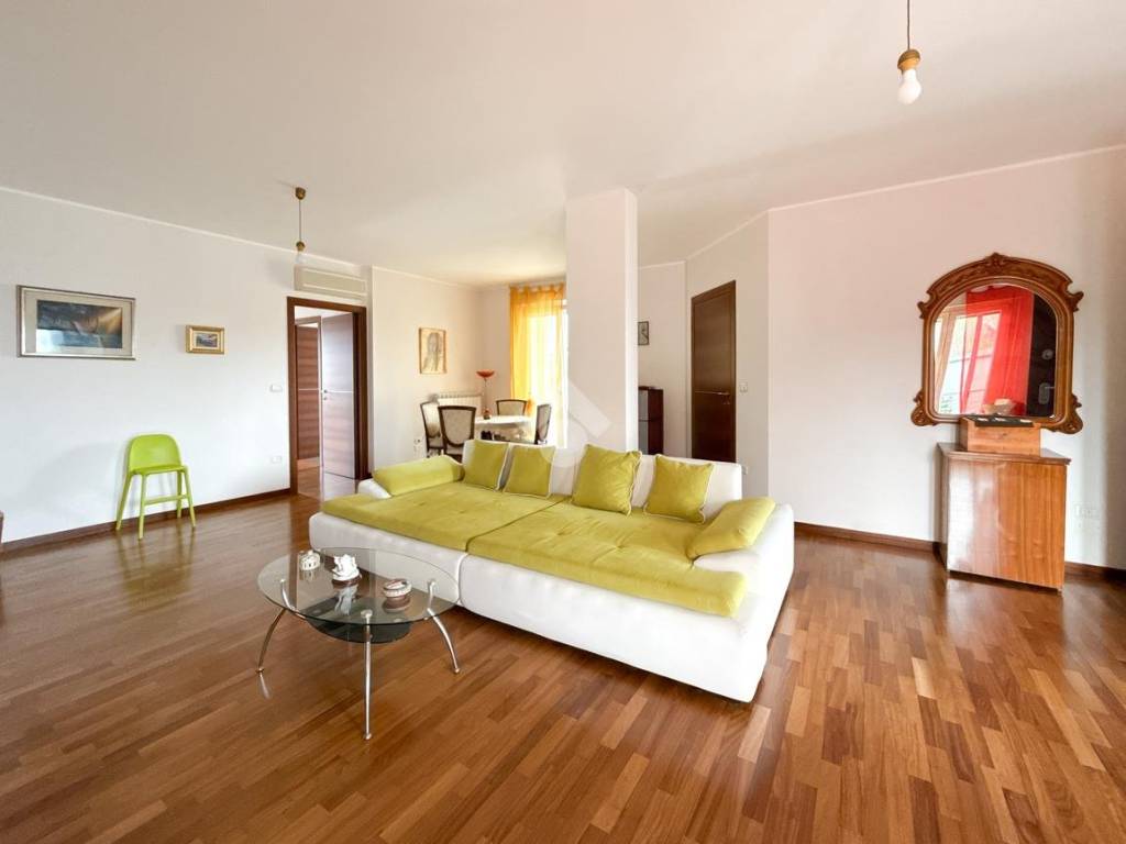 appartamento in vendita a San Giovanni Teatino in zona Sambuceto