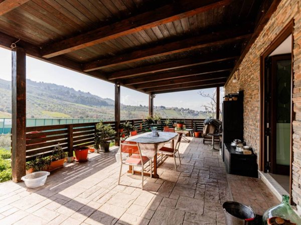 casa indipendente in vendita a San Giovanni Teatino in zona Dragonara